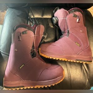 NEW Salomon Ivy Boa SJ Snowboard Boots - Women's/Youth, size 6.5